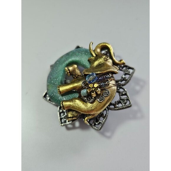 **Final Sale** Cara Stimmel Ltd elephant brooch - Picture 9 of 10